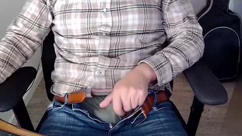 Sneakybill online show from 10-20-25, 06:36