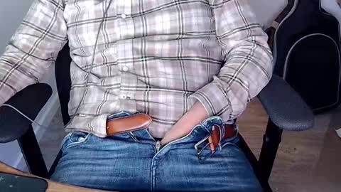 Sneakybill online show from 10-28-25, 09:39