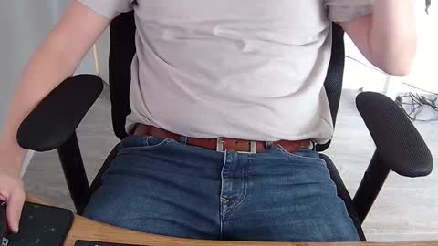 Sneakybill online show from 03-23-26, 07:01