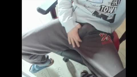 Snapshot of snip1977 chatting on 03-07-25, 08:23 snip1977 online show from 03-07-25, 08:23