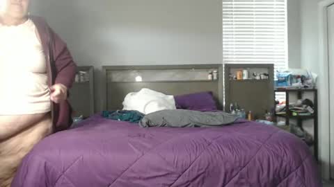 Snoqueen online show from 03-08-25, 04:06