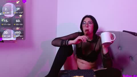 IG     OF red moonn online show from 01-09-25, 02:40