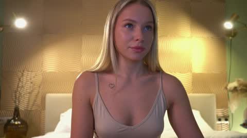 Candice Snow online show from 12-08-24, 01:36