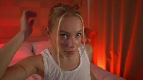 Candice Snow online show from 12-19-24, 10:24