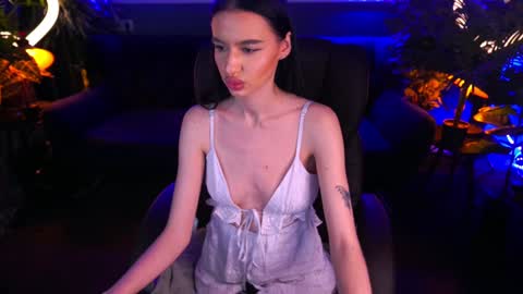 Snapshot of snow_whiteeex chatting on 01-16-25, 05:12 snow_whiteeex online show from 01-16-25, 05:12