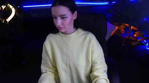 Snapshot of snow_whiteeex chatting on 01-22-25, 01:00 snow_whiteeex online show from 01-22-25, 01:00