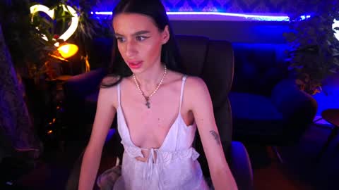 Snapshot of snow_whiteeex chatting on 01-24-25, 05:53 snow_whiteeex online show from 01-24-25, 05:53