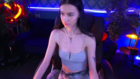 Snapshot of snow_whiteeex chatting on 02-04-25, 10:00 snow_whiteeex online show from 02-04-25, 10:00