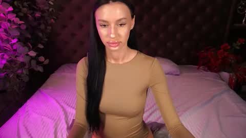 Snapshot of snow_whiteeex chatting on 10-08-25, 06:44 snow_whiteeex online show from 10-08-25, 06:44