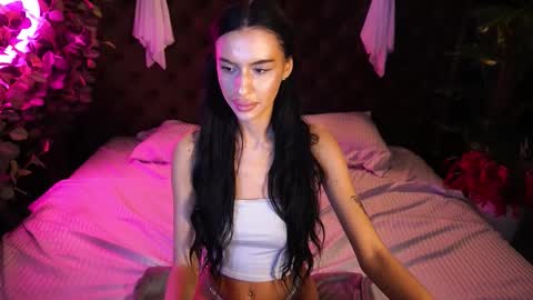 Snapshot of snow_whiteeex chatting on 10-27-25, 06:39 snow_whiteeex online show from 10-27-25, 06:39