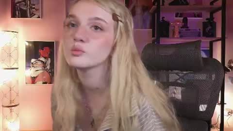 Snapshot of snowflakeskitty chatting on 07-30-26, 05:39 Ellie online show from 07-30-26, 05:39