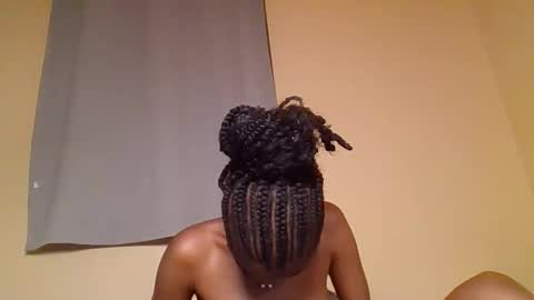 Snowie eyes online show from 11-16-25, 12:49