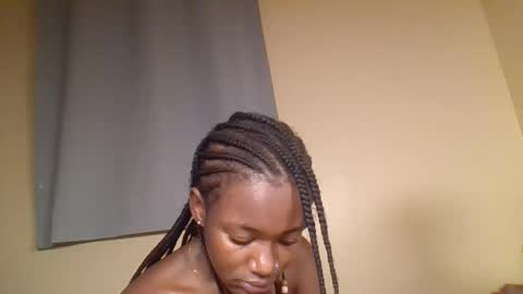 Snowie eyes online show from 12-13-25, 10:15