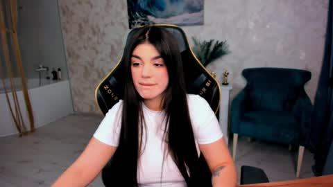 Snapshot of snowingwinter chatting on 02-20-26, 07:36 snowingwinter online show from 02-20-26, 07:36