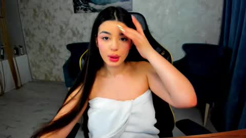 Snapshot of snowingwinter chatting on 02-25-26, 05:06 snowingwinter online show from 02-25-26, 05:06