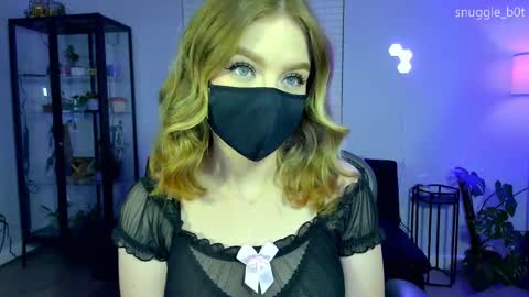 Snapshot of snuggle_b0t chatting on 09-21-25, 03:41 snuggle_b0t online show from 09-21-25, 03:41