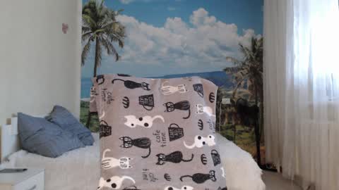 Snapshot of soaring_love chatting on 01-15-25, 10:27 Masha online show from 01-15-25, 10:27