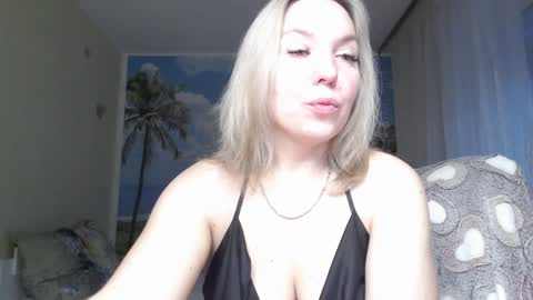 Snapshot of soaring_love chatting on 01-27-25, 04:20 Masha online show from 01-27-25, 04:20
