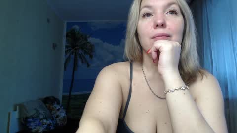 Snapshot of soaring_love chatting on 02-05-25, 04:37 Masha online show from 02-05-25, 04:37