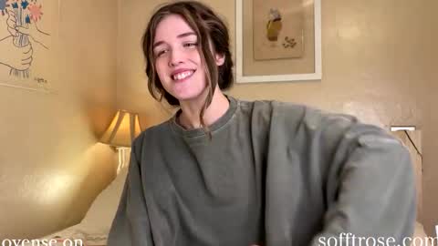 Julia    online show from 01-31-25, 04:14