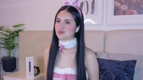 Snapshot of soffy_hilltom chatting on 02-28-26, 11:44 Soffy online show from 02-28-26, 11:44