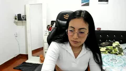 Snapshot of sofhya_jay9 chatting on 01-22-25, 02:15 Evainked online show from 01-22-25, 02:15