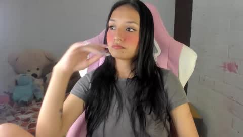 Snapshot of sofi1608 chatting on 10-31-25, 05:08 sofia online show from 10-31-25, 05:08