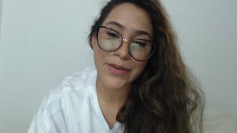 Snapshot of sofi4__ chatting on 02-19-25, 07:06 sofi online show from 02-19-25, 07:06