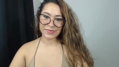 Snapshot of sofi4__ chatting on 02-23-25, 09:11 sofi online show from 02-23-25, 09:11