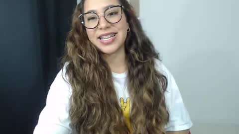 Snapshot of sofi4__ chatting on 03-05-25, 08:32 sofi online show from 03-05-25, 08:32