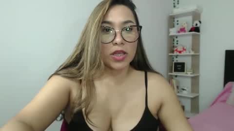 Snapshot of sofi4__ chatting on 03-11-25, 02:10 sofi online show from 03-11-25, 02:10