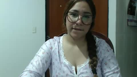 Snapshot of sofi4__ chatting on 09-19-25, 05:20 sofi online show from 09-19-25, 05:20