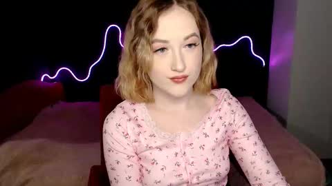 Snapshot of sofi_x_moon chatting on 02-09-26, 02:04 Sofi online show from 02-09-26, 02:04