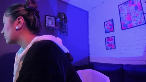 sofi  online show from 11-17-25, 03:23