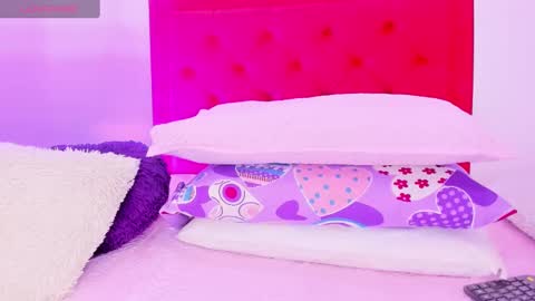 Snapshot of sofia_girl_ chatting on 12-23-24, 08:11 SOFIA online show from 12-23-24, 08:11