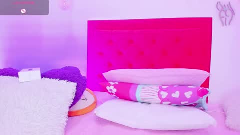 Snapshot of sofia_girl_ chatting on 12-30-24, 08:21 SOFIA online show from 12-30-24, 08:21