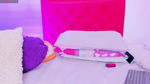 Snapshot of sofia_girl_ chatting on 02-09-25, 07:27 SOFIA online show from 02-09-25, 07:27