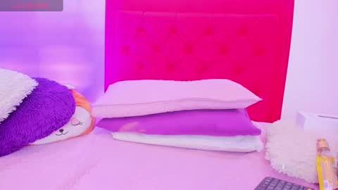 Snapshot of sofia_girl_ chatting on 02-27-25, 07:23 SOFIA online show from 02-27-25, 07:23