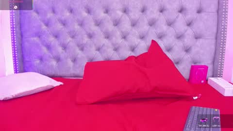 Snapshot of sofia_girl_ chatting on 10-23-25, 08:02 SOFIA online show from 10-23-25, 08:02