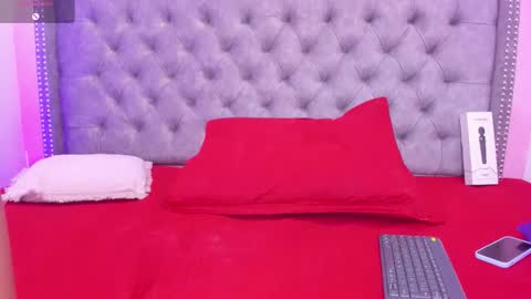 Snapshot of sofia_girl_ chatting on 10-26-25, 08:09 SOFIA online show from 10-26-25, 08:09