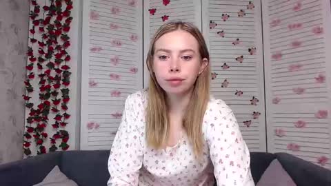 Sofia here online show from 11-11-25, 12:21