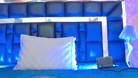 Sofia online show from 09-19-25, 03:19