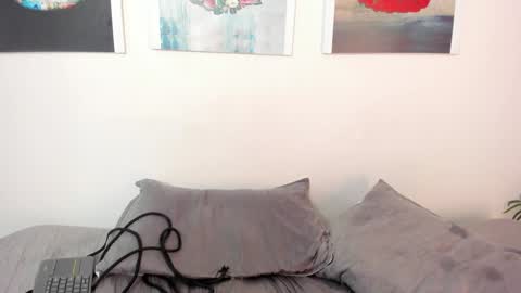 Snapshot of sofia_riveraa chatting on 01-27-25, 11:43 SOFIA online show from 01-27-25, 11:43