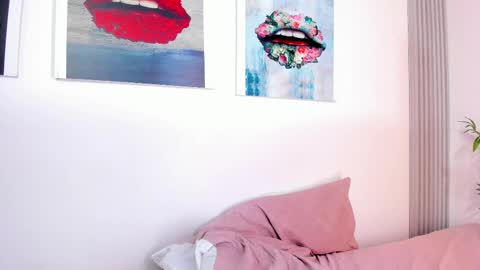 Snapshot of sofia_riveraa chatting on 02-24-25, 11:19 SOFIA online show from 02-24-25, 11:19