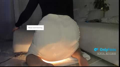Snapshot of sofia_rivers_ chatting on 10-28-25, 12:14 sofia_rivers_ online show from 10-28-25, 12:14