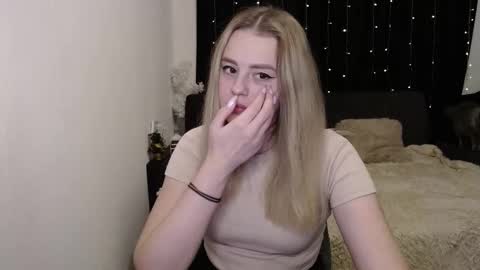 sofia_rosemary online show from 12-22-24, 01:00