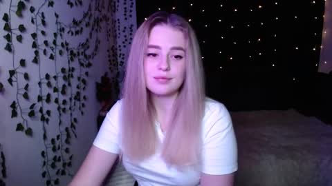 sofia_rosemary online show from 02-18-25, 12:39