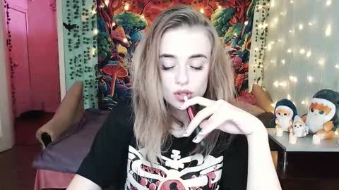 sofia_rosemary online show from 10-22-25, 07:57