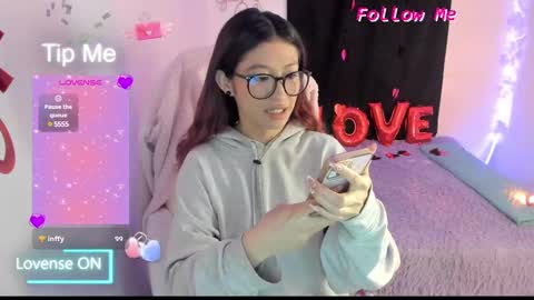 Snapshot of sofia_thomson_t chatting on 02-19-25, 10:45 Sofia Thomson online show from 02-19-25, 10:45