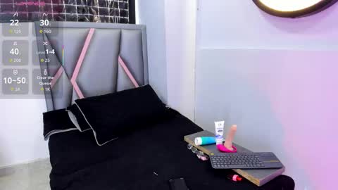 Sofa online show from 11-17-25, 12:22